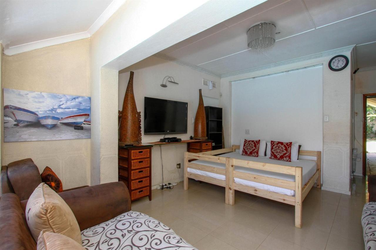 Umhlanga Self Catering Guesthouse Εξωτερικό φωτογραφία